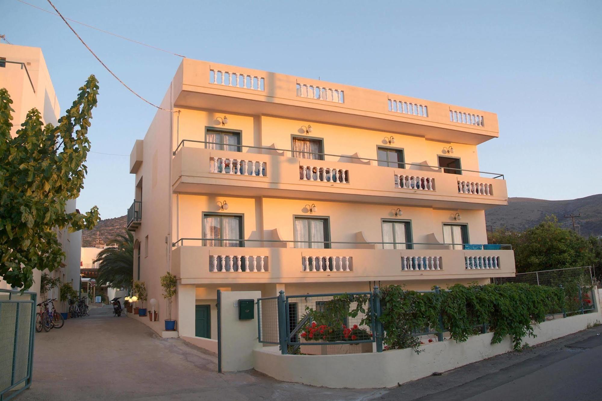 Theoni Apartments Malia Eksteriør billede